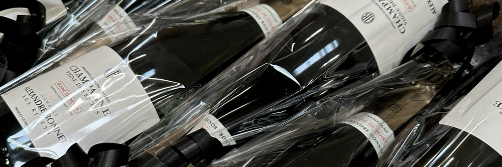 An example of wrapped wine gifts